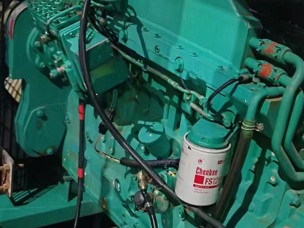 番阳镇如何确定新的发电机组控制系统是否与原系统兼容？