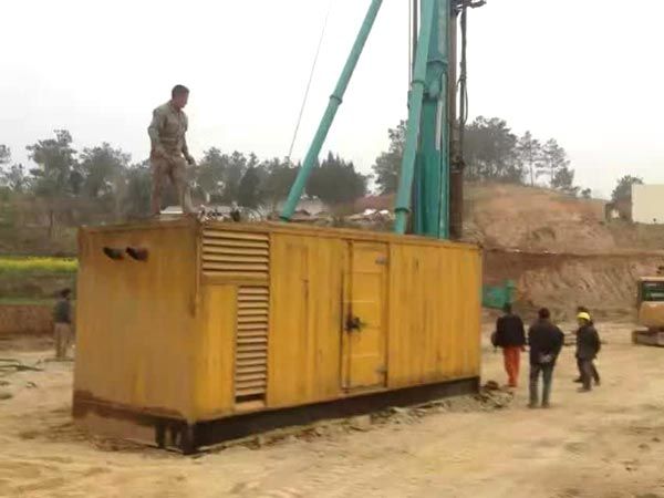 番阳镇如何判断水冷式机油散热器密封件是否需要更换？